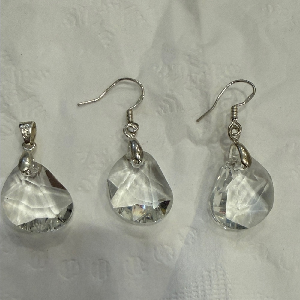 925 Elegant Silver Crystal Drop Earrings with pendant